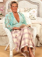 Hot milf gives her friend a good rub down