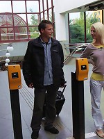 Blonde gal fucks with guy