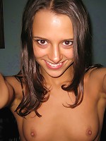 Hottie shoots her body.