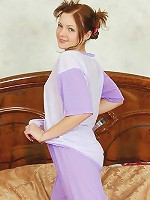 Sexy amateur Melanie enjoys singing and drawing, and showing off a pussy is her newest hobby.