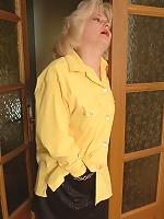 Muriel&Diana pantyhosefucking salacious mature gal