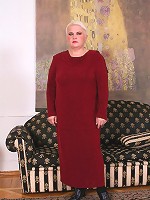 Horny grandma munching on two plump dicks