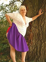 Plump mature Mandy hooking up with a masked guy and gets banged in this live mature outdoor clip