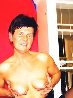 messy mama performing chair mastubation