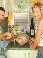 Hot girl on girl cream eating session