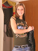 Watch this hottie slowly strip and reveal her cute figure