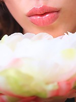 Sweet Caprice dildong her tight virgin pussy