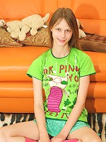 Petite teen pinkhole
