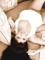 Jezebele shows off her tasty tits