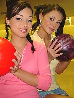 Slutty teens Sandy and Jessica have juicy threesome