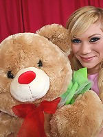 Flirty blonde Sascha gets nailed on sofa with cumshot