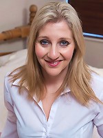 Hot blonde mama showing off her luscious body