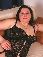 Big mature nympho getting naughty