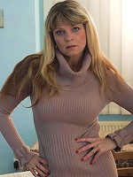 Horny MILF stuffing her wet pussy