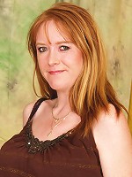 Red housewife playing with herself