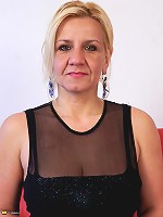 Horny mature Evelyn fucking and sucking like a maniac