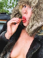 Milf Mary Jane makes a banana split inside her hairy milf pussy