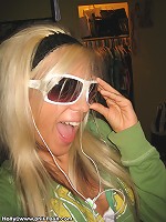 19 year old Holly posts amateur pictures