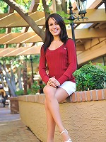 Ileana flashes her sweet pussy