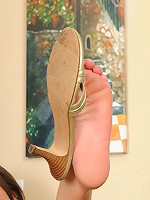 Long legged MILF Whitney S spreads her pussy and toes for you