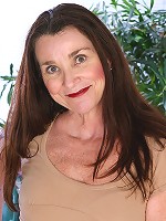 Jasmine fingers her 52 year old pussy in the backyard