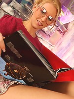 Girl next door Eve Sweet has fun with her pussy