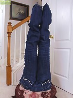 Mature blond amateur Annabelle peels off blue jeans.