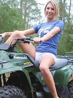 Britney dared to strip outdoors