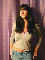 Amanda shows off her big teen booty