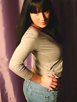 Amanda shows off her big teen booty