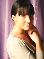 Amanda shows off her big teen booty