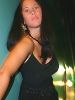 Beautiful busty and curvy amanda showing some sideass