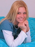 Amy strips down to an ass and underwear!