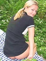 nude picnic teenie