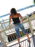 Jade shows off her perfect body!