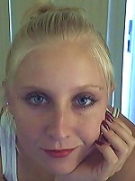 Tiny jen takes her pics on her webcam