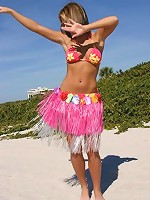 hula teen shakes her can