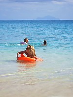 Passion Paradise Babes Crazy on Public Beach