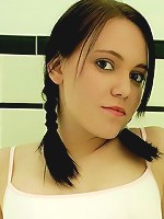 Hanna and Dixie taking a hot bath together