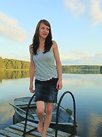 Brunette babe posing nude