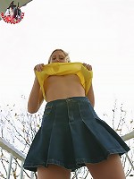 Shameless blonde teen