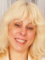 Horny old broad takes a dicking!