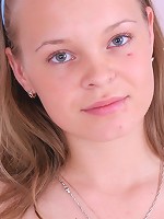 Sexy amateur teen posing