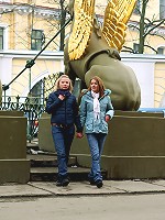 Hot Sonja and Lisa in a threesome