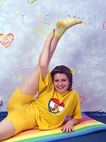 Blue eyed sweetie caresses pussy