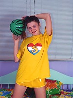 Blue eyed sweetie caresses pussy