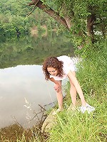 Outdoor sweetheart strokes cooter