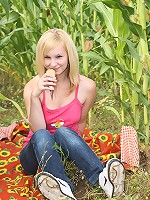 Sticking a vibrator in tight butt