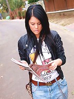 Teenage cutie takes it up her ass