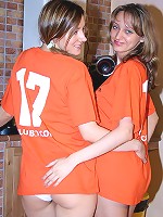 Chatgirls fisting in the kitchen